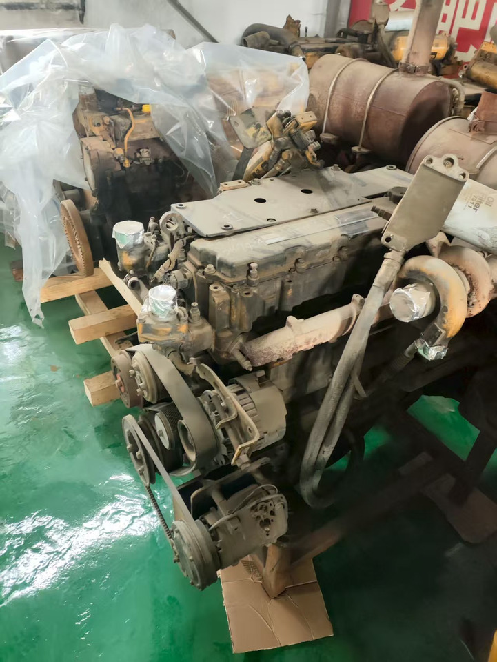 CATERPILLAR C6.4 - المحرك - حفارة: صور 3 CATERPILLAR C6.4 - المحرك - حفارة: صور 3