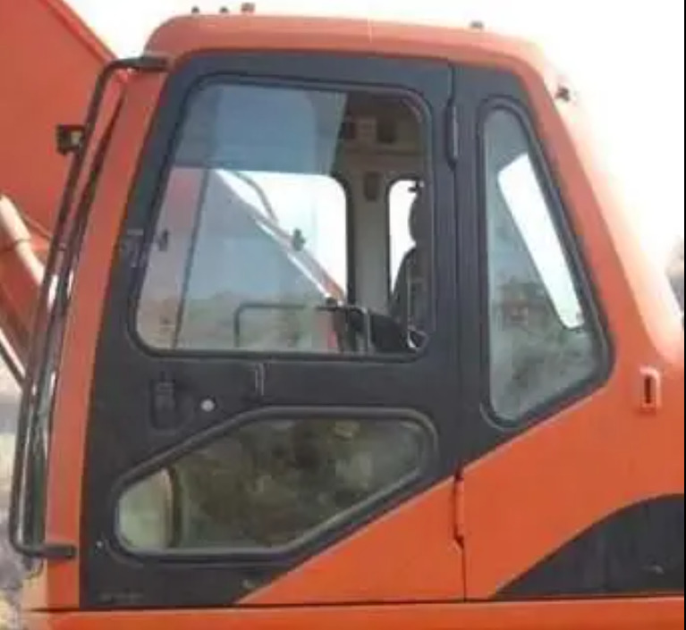 DOOSAN DX225 - الكبائن - حفارة: صور 2 DOOSAN DX225 - الكبائن - حفارة: صور 2