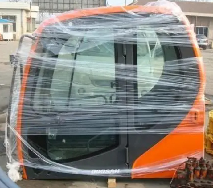 DOOSAN DX225 - الكبائن - حفارة: صور 4 DOOSAN DX225 - الكبائن - حفارة: صور 4