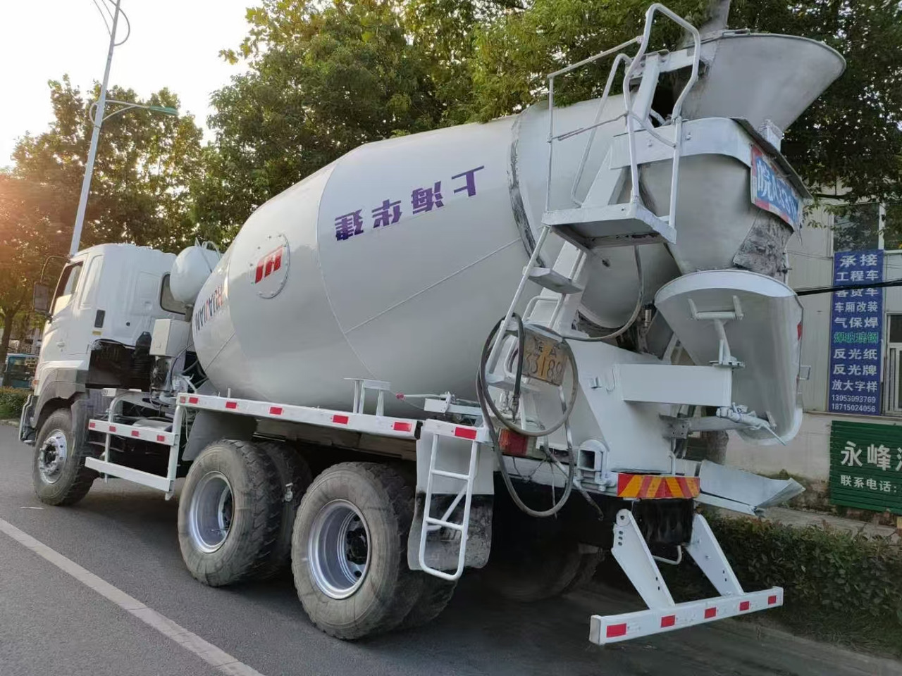 HINO 700 - شاحنة صهريج: صور 5 HINO 700 - شاحنة صهريج: صور 5