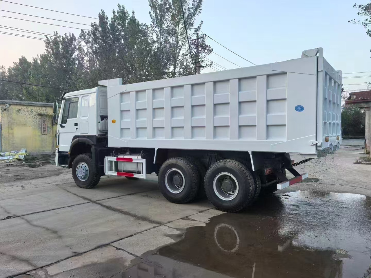HOWO HOWO 371 SINOTRUK - بصندوق مغلق شاحنة: صور 3 HOWO HOWO 371 SINOTRUK - بصندوق مغلق شاحنة: صور 3