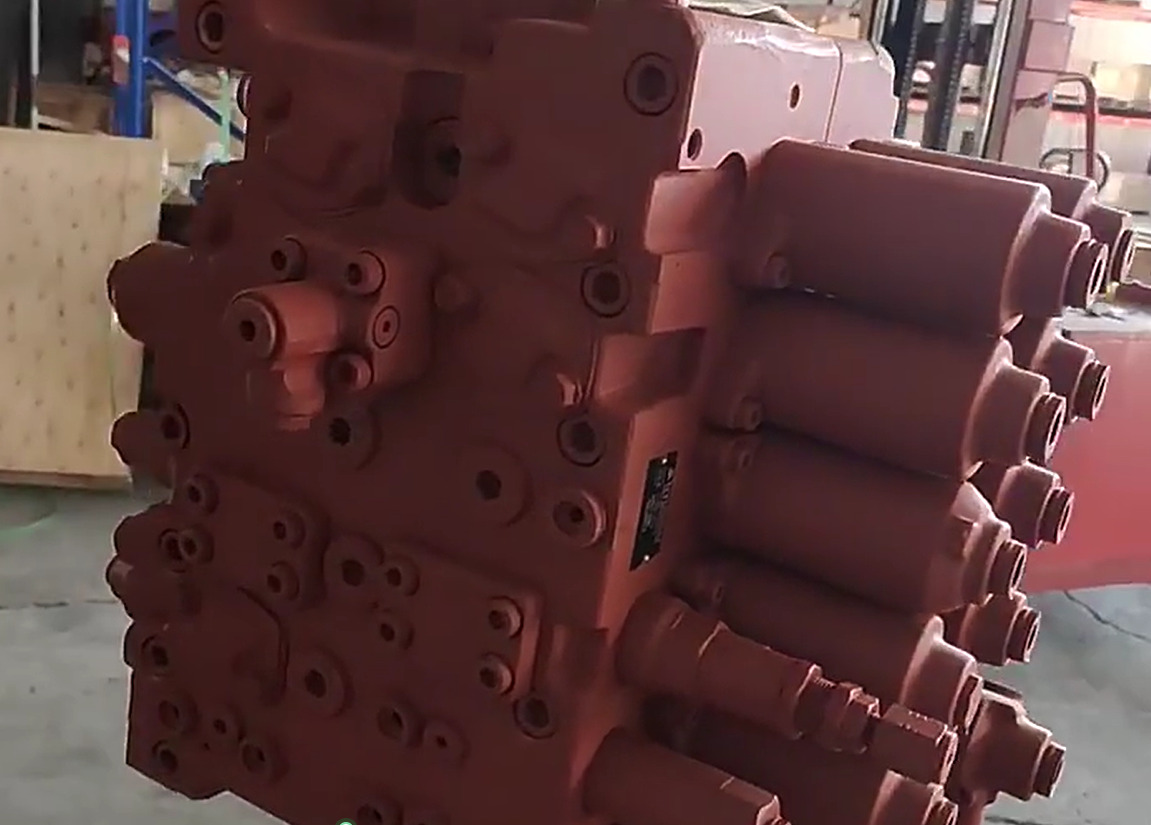 HYUNDAI R210-7 31Q6-16113 31Q6-16111 - صمامات هيدروليكية - حفارة: صور 3 HYUNDAI R210-7 31Q6-16113 31Q6-16111 - صمامات هيدروليكية - حفارة: صور 3