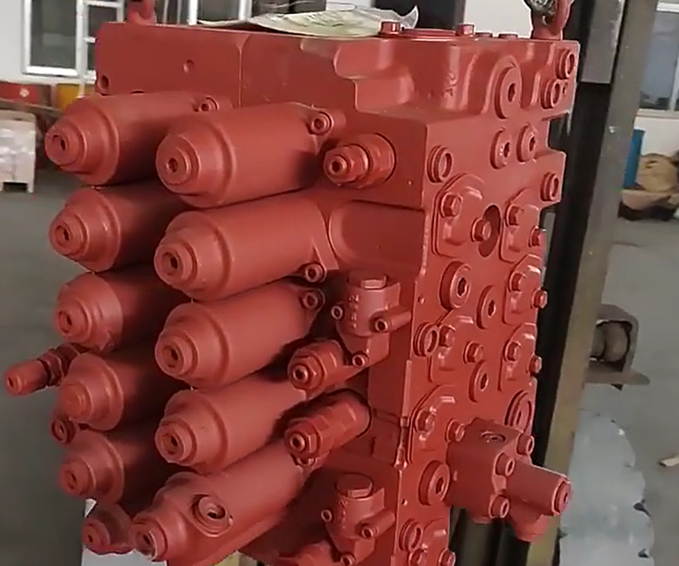 HYUNDAI R210-7 31Q6-16113 31Q6-16111 - صمامات هيدروليكية - حفارة: صور 5 HYUNDAI R210-7 31Q6-16113 31Q6-16111 - صمامات هيدروليكية - حفارة: صور 5