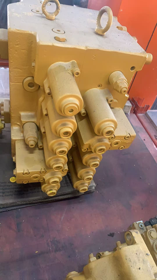 HYUNDAI R210-7 - صمامات هيدروليكية - حفارة: صور 5 HYUNDAI R210-7 - صمامات هيدروليكية - حفارة: صور 5