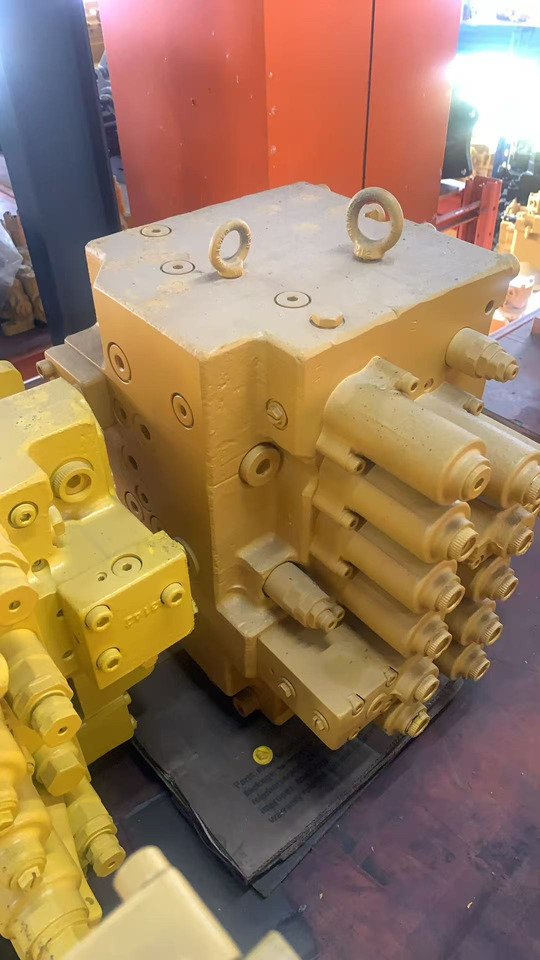 HYUNDAI R210-7 - صمامات هيدروليكية - حفارة: صور 3 HYUNDAI R210-7 - صمامات هيدروليكية - حفارة: صور 3