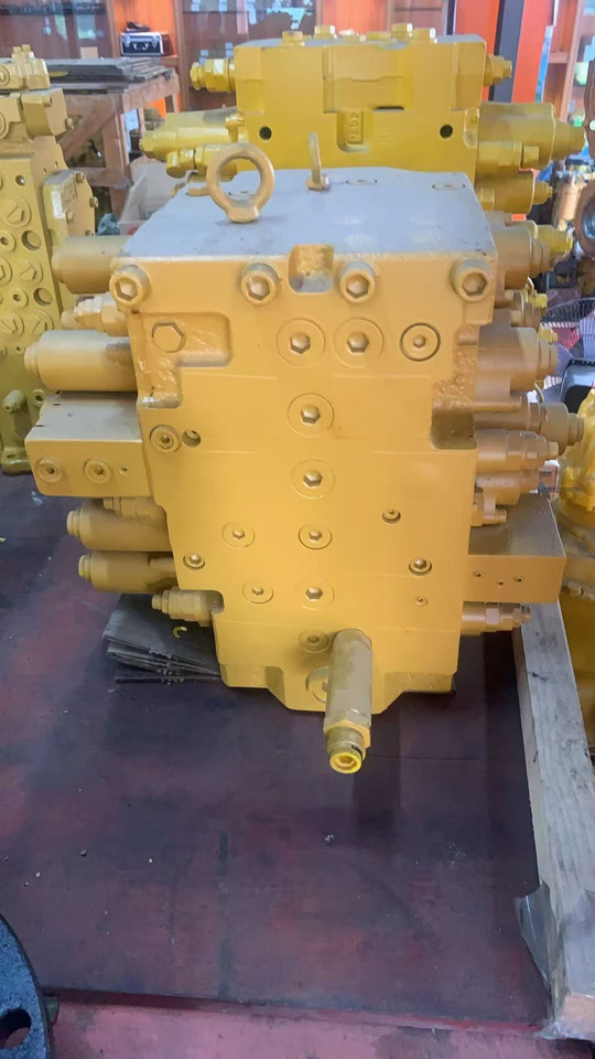 HYUNDAI R210-7 - صمامات هيدروليكية - حفارة: صور 1 HYUNDAI R210-7 - صمامات هيدروليكية - حفارة: صور 1