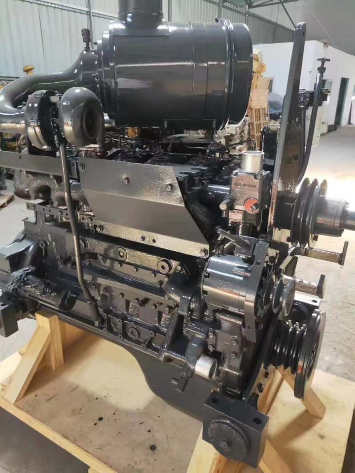 KOMATSU 6D125 - المحرك - حفارة: صور 1 KOMATSU 6D125 - المحرك - حفارة: صور 1