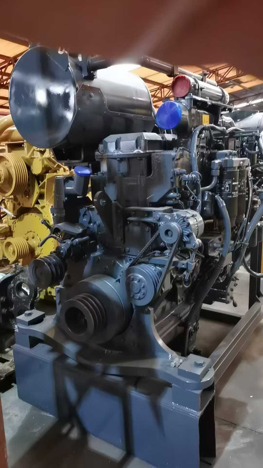 KOMATSU 6D170E-3 - المحرك - لودر: صور 2 KOMATSU 6D170E-3 - المحرك - لودر: صور 2