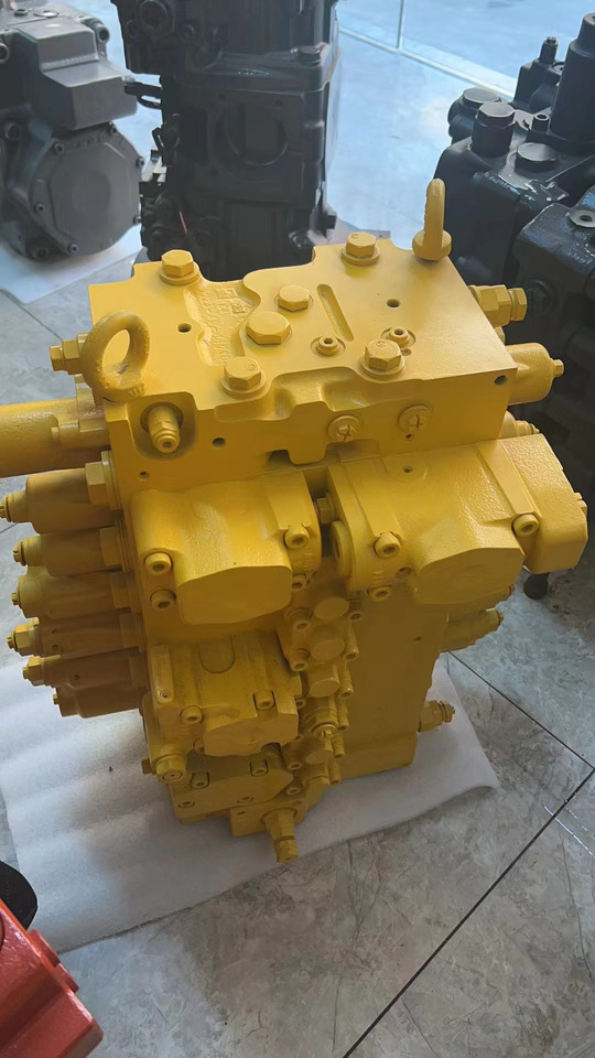 KOMATSU 723-48-26701 - صمامات هيدروليكية - حفارة: صور 4 KOMATSU 723-48-26701 - صمامات هيدروليكية - حفارة: صور 4