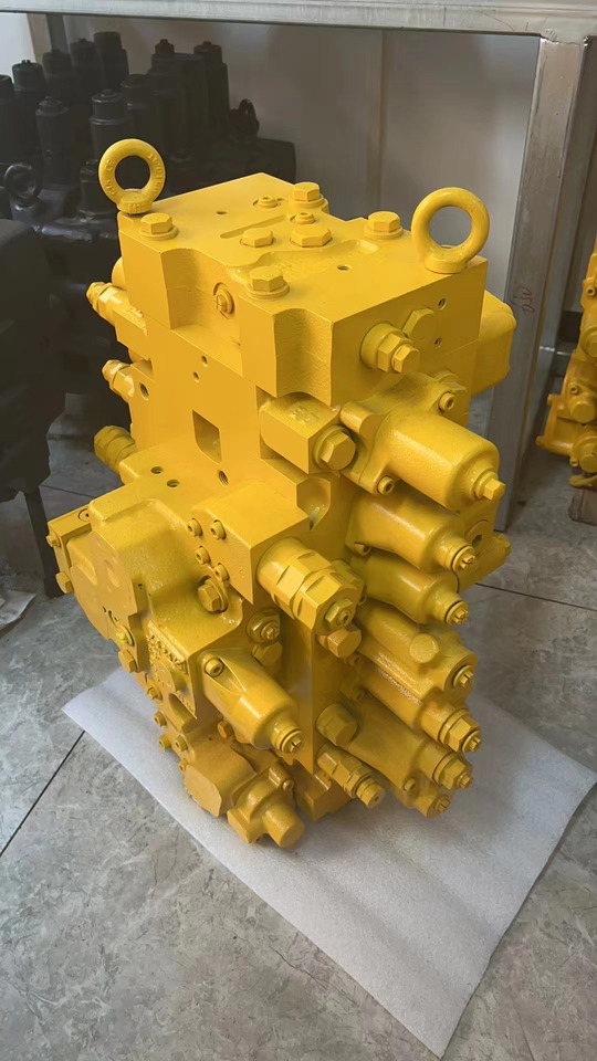 KOMATSU 723-48-26701 - صمامات هيدروليكية - حفارة: صور 3 KOMATSU 723-48-26701 - صمامات هيدروليكية - حفارة: صور 3