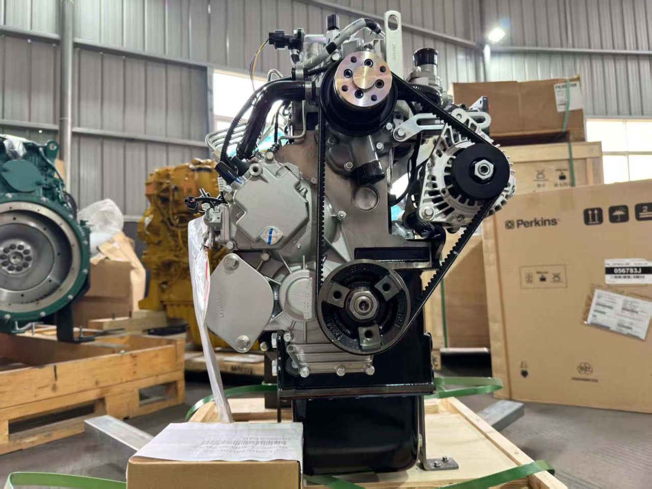 PERKINS 404D-22t - المحرك - حفارة: صور 3 PERKINS 404D-22t - المحرك - حفارة: صور 3