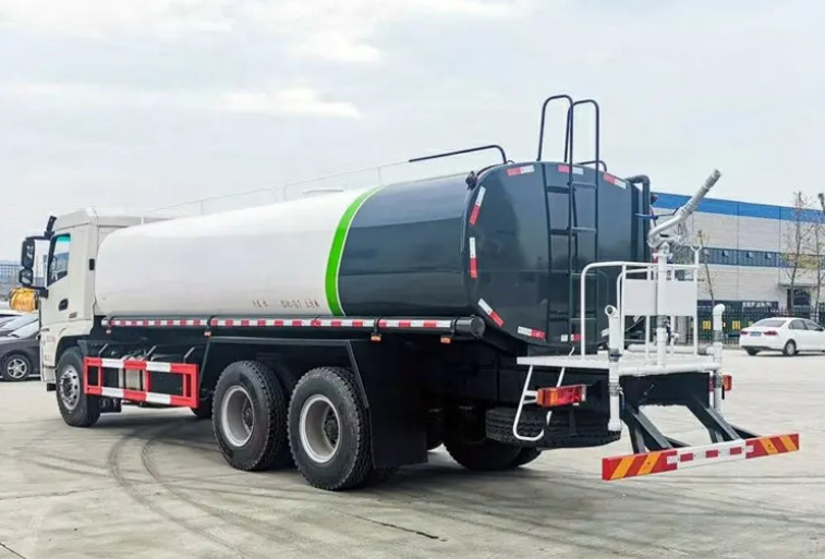 SHACMAN SHACMAN H3000 20 cubic meters tanker - شاحنة صهريج: صور 4 SHACMAN SHACMAN H3000 20 cubic meters tanker - شاحنة صهريج: صور 4