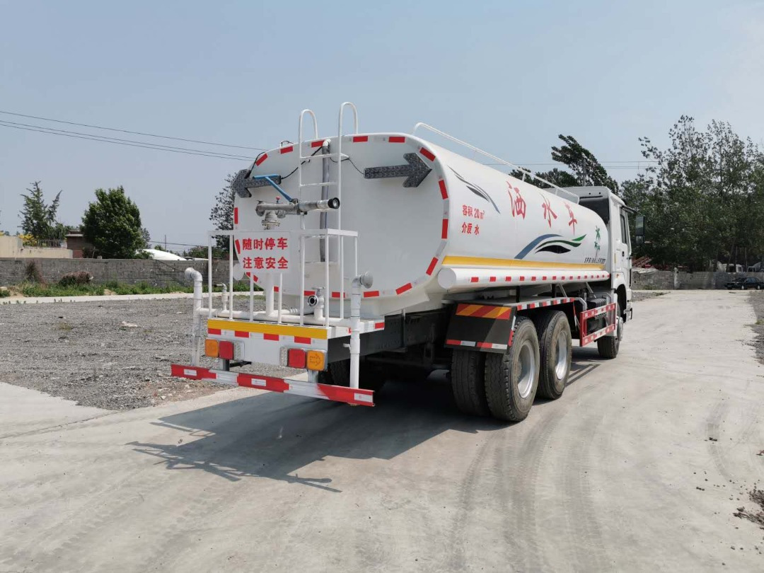 SINOTRUK 20 cubic meters tank - شاحنة صهريج: صور 2 SINOTRUK 20 cubic meters tank - شاحنة صهريج: صور 2