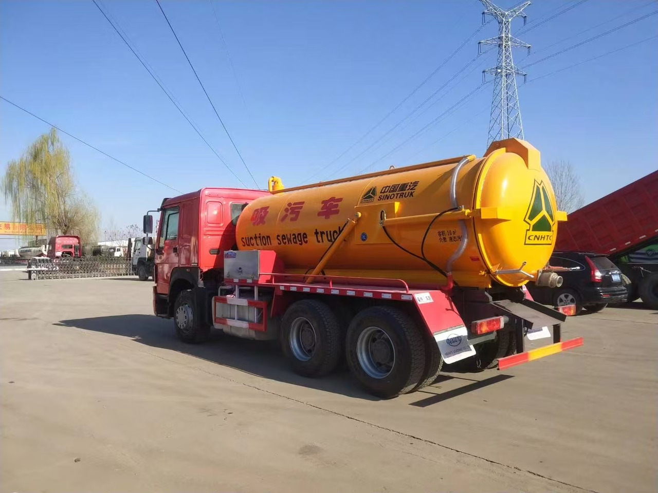 SINOTRUK SINOTRUK 336 suction sewage truck - شاحنات الحاويات/ جسم علوي قابل للتغيير شاحنة: صور 4 SINOTRUK SINOTRUK 336 suction sewage truck - شاحنات الحاويات/ جسم علوي قابل للتغيير شاحنة: صور 4