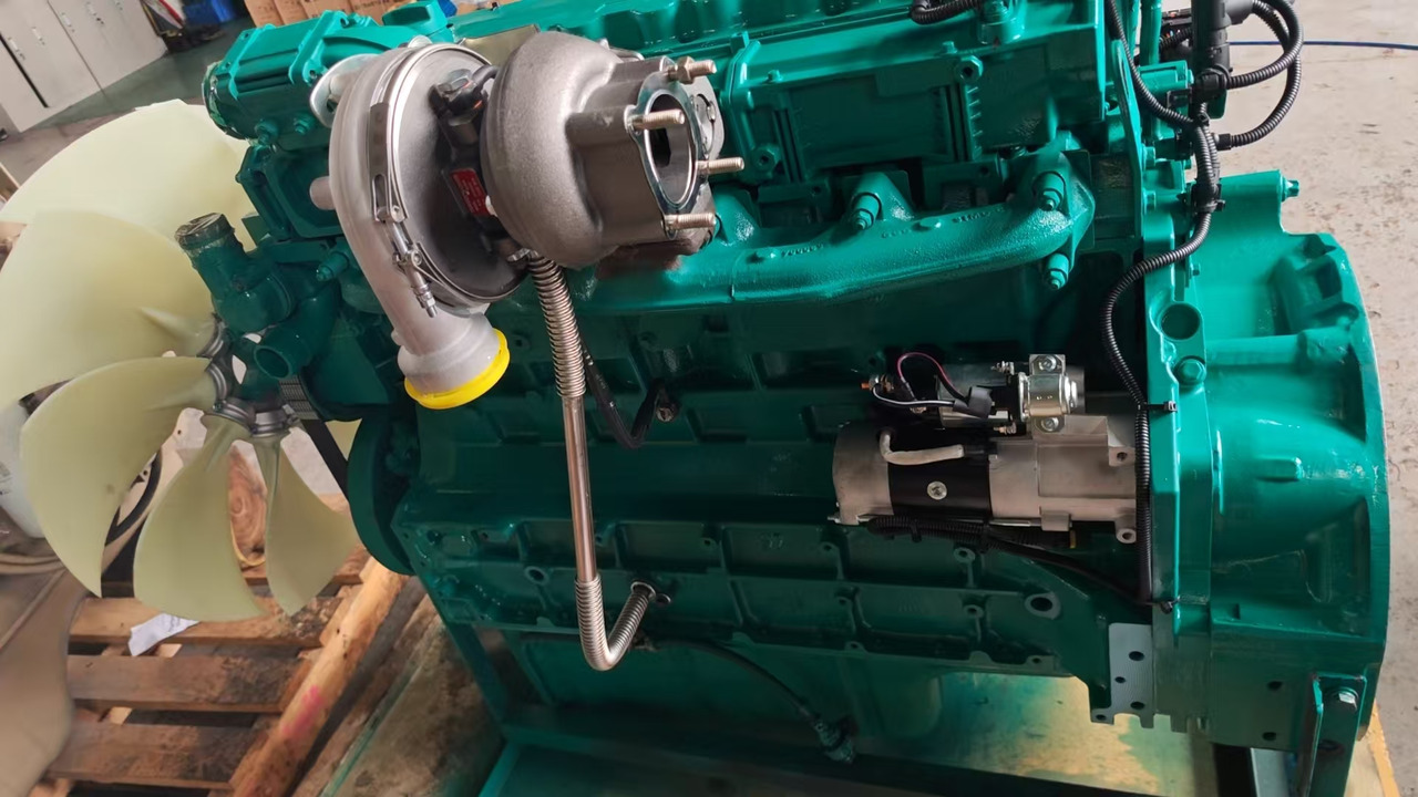 VOLVO D7E - المحرك - حفارة: صور 2 VOLVO D7E - المحرك - حفارة: صور 2