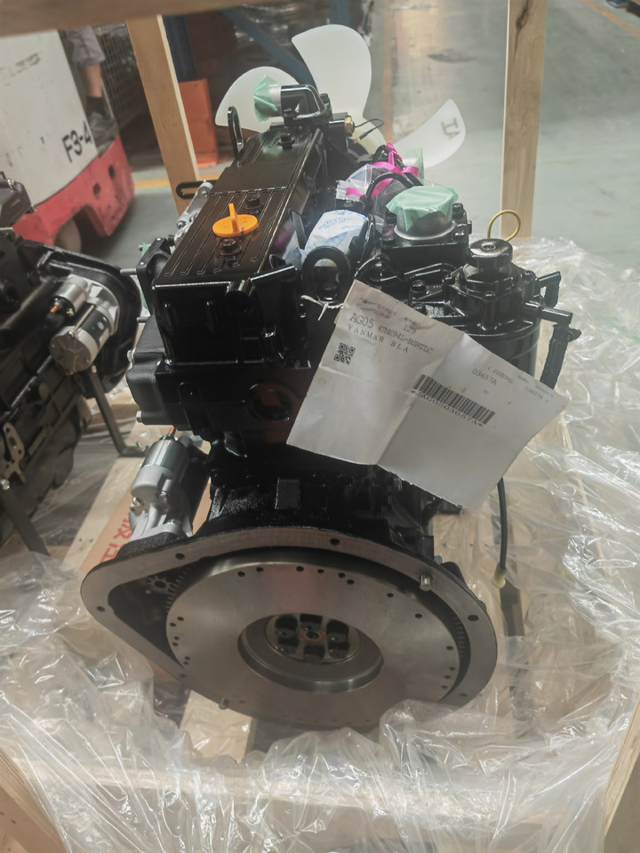 YANMAR 4TNE94 - المحرك - حفارة مصغرة: صور 2 YANMAR 4TNE94 - المحرك - حفارة مصغرة: صور 2