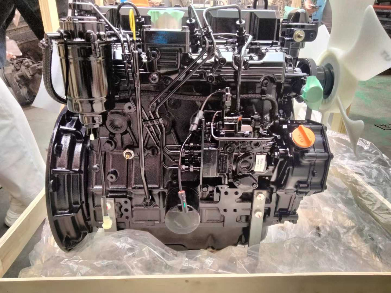 YANMAR 4TNE98 - المحرك - حفارة: صور 4 YANMAR 4TNE98 - المحرك - حفارة: صور 4