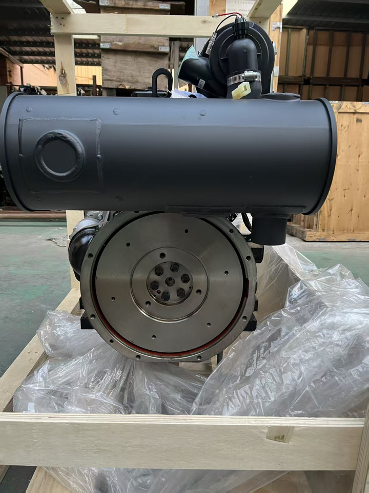 YANMAR 4TNV88 - المحرك - حفارة: صور 5 YANMAR 4TNV88 - المحرك - حفارة: صور 5