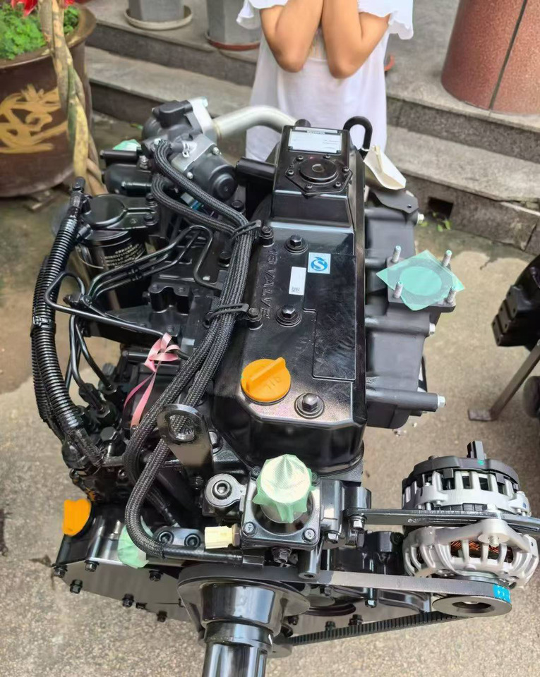 YANMAR 4TNV98 - المحرك - حفارة: صور 4 YANMAR 4TNV98 - المحرك - حفارة: صور 4