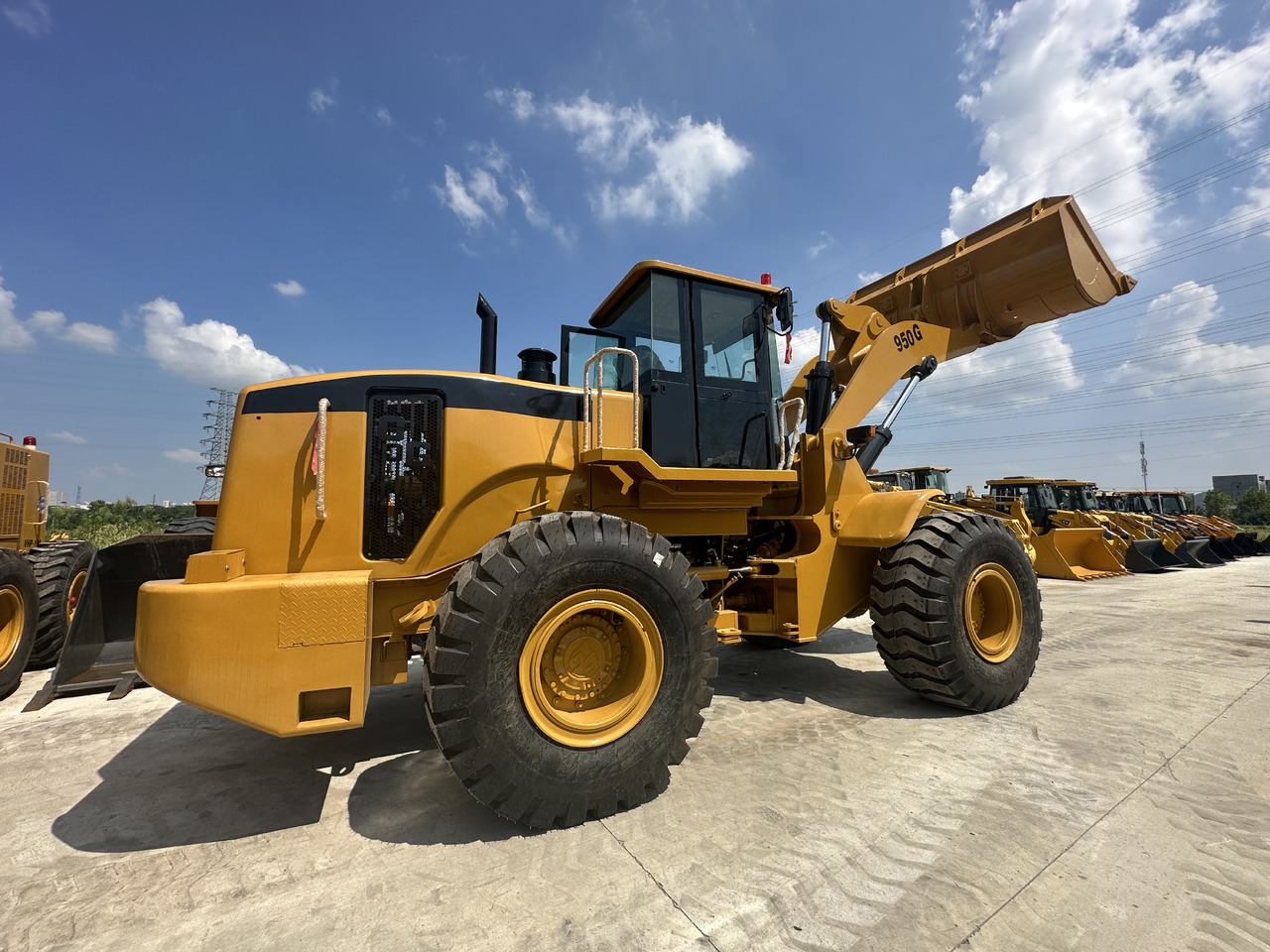 BACKHOE LOADER Used High Quality CAT 950G Wheel Loader on Hot Sale CAT in Stock for Sale - آلات البناء: صور 1 BACKHOE LOADER Used High Quality CAT 950G Wheel Loader on Hot Sale CAT in Stock for Sale - آلات البناء: صور 1