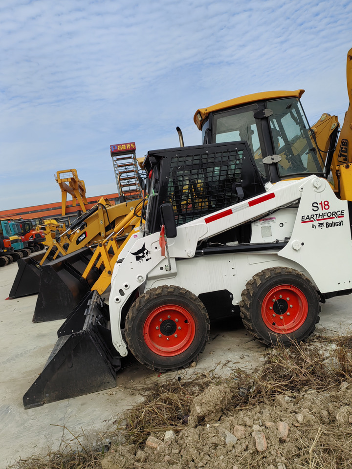 BOBCAT used second-hand good condition Bobcat S18 - آلات البناء: صور 3 BOBCAT used second-hand good condition Bobcat S18 - آلات البناء: صور 3