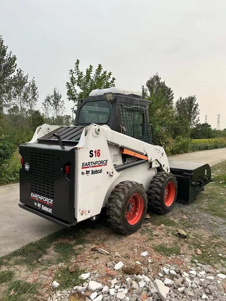 BOBCAT used skidsteer wheel Bobcat S18 High Quality - آلات البناء: صور 3 BOBCAT used skidsteer wheel Bobcat S18 High Quality - آلات البناء: صور 3