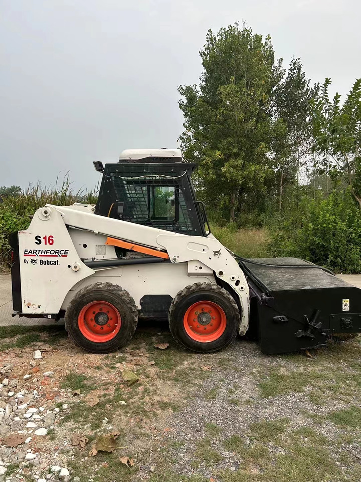 BOBCAT used skidsteer wheel Bobcat S18 High Quality - آلات البناء: صور 1 BOBCAT used skidsteer wheel Bobcat S18 High Quality - آلات البناء: صور 1