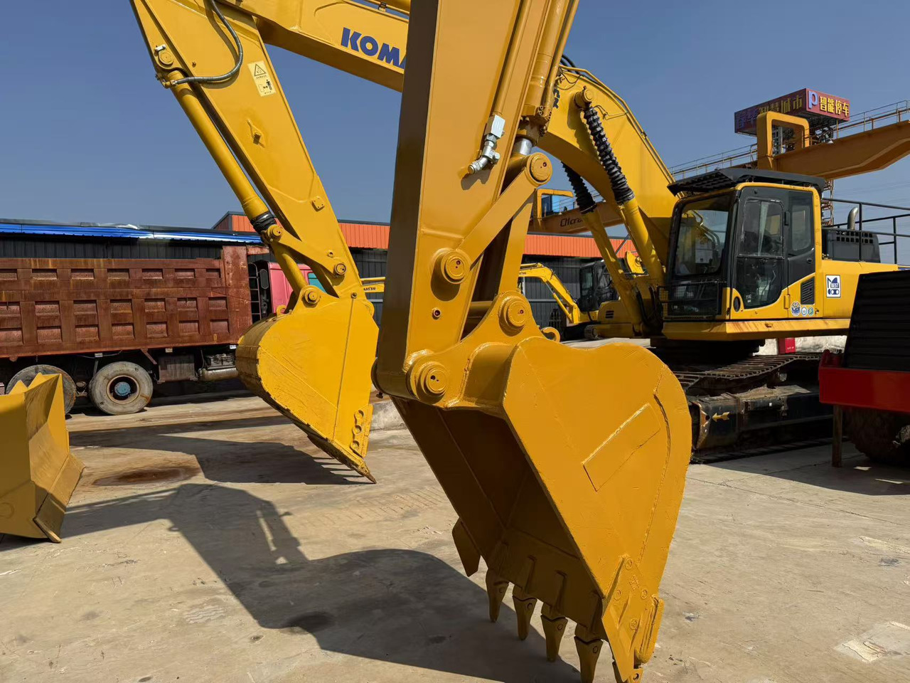 CATERPILLAR Excavator Machine for Cheap Price Hot Sale in China Used 320C - حفارات زحافة: صور 4 CATERPILLAR Excavator Machine for Cheap Price Hot Sale in China Used 320C - حفارات زحافة: صور 4