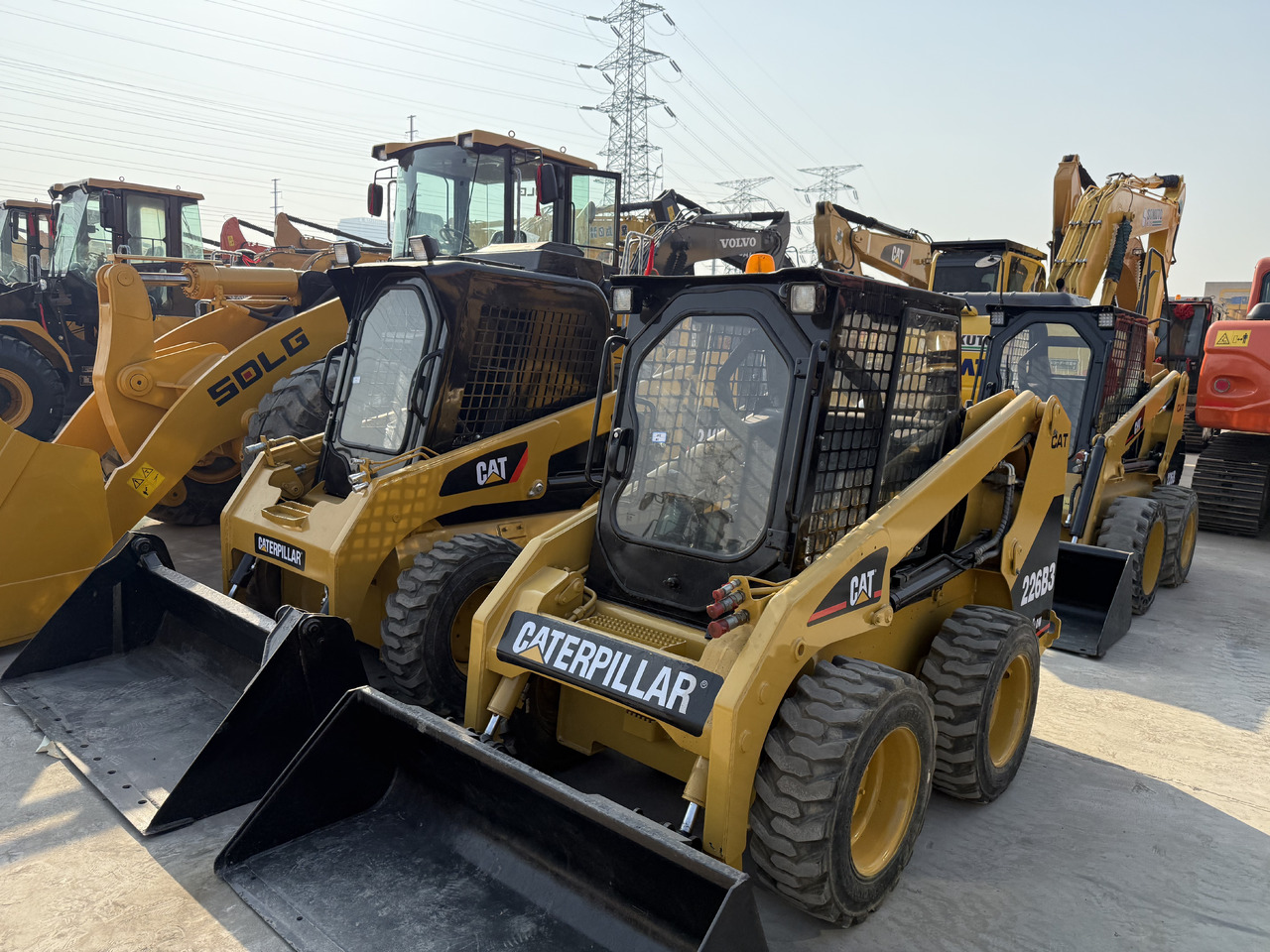 CATERPILLAR Used Mini Small CAT226B Skid Steer Loader in Stock with Best Review for Sale - شيول صغير: صور 2 CATERPILLAR Used Mini Small CAT226B Skid Steer Loader in Stock with Best Review for Sale - شيول صغير: صور 2