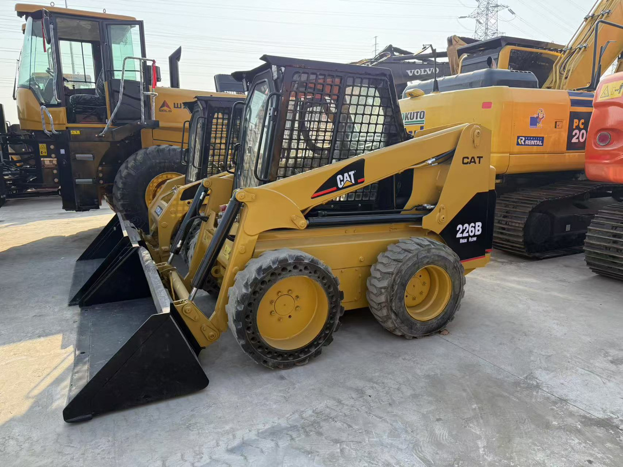 CATERPILLAR Used Mini Small CAT226B Skid Steer Loader in Stock with Best Review for Sale - شيول صغير: صور 5 CATERPILLAR Used Mini Small CAT226B Skid Steer Loader in Stock with Best Review for Sale - شيول صغير: صور 5