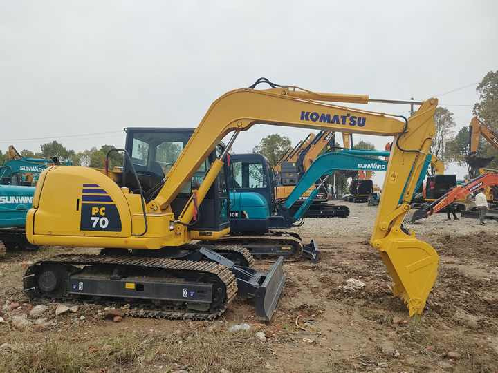 Cheap Used Komatsu PC70-8 Crawler Excavator with High Efficiency Used Heavy Machinery Komatsu PC70-8 Digger Cheap for Sale - حفارات زحافة: صور 5 Cheap Used Komatsu PC70-8 Crawler Excavator with High Efficiency Used Heavy Machinery Komatsu PC70-8 Digger Cheap for Sale - حفارات زحافة: صور 5