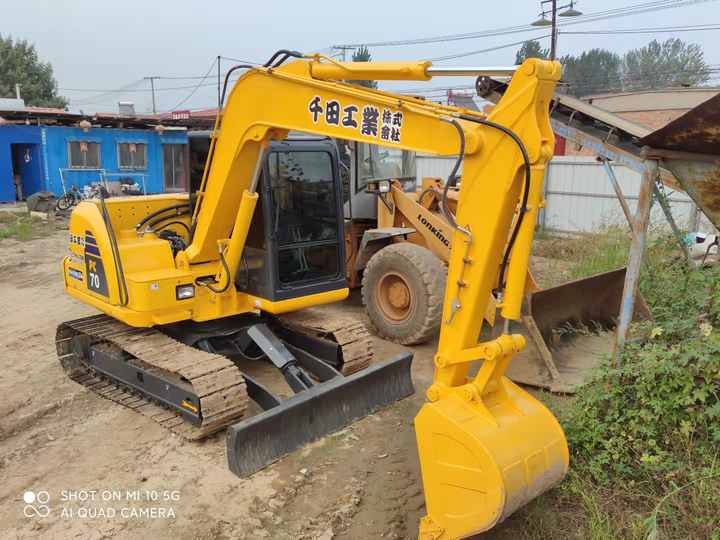 Cheap Used Komatsu PC70 Crawler Excavator with High Efficiency Used Heavy Machinery Komatsu P70 Digger Cheap for Sale - حفارات زحافة: صور 3 Cheap Used Komatsu PC70 Crawler Excavator with High Efficiency Used Heavy Machinery Komatsu P70 Digger Cheap for Sale - حفارات زحافة: صور 3