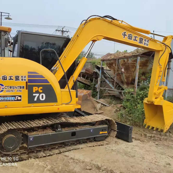 Cheap Used Komatsu PC70 Crawler Excavator with High Efficiency Used Heavy Machinery Komatsu P70 Digger Cheap for Sale - حفارات زحافة: صور 1 Cheap Used Komatsu PC70 Crawler Excavator with High Efficiency Used Heavy Machinery Komatsu P70 Digger Cheap for Sale - حفارات زحافة: صور 1