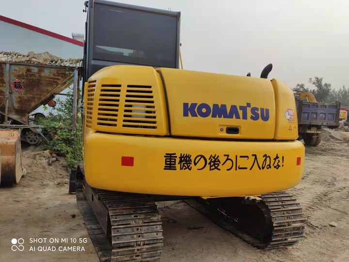 Cheap Used Komatsu PC70 Crawler Excavator with High Efficiency Used Heavy Machinery Komatsu P70 Digger Cheap for Sale - حفارات زحافة: صور 4 Cheap Used Komatsu PC70 Crawler Excavator with High Efficiency Used Heavy Machinery Komatsu P70 Digger Cheap for Sale - حفارات زحافة: صور 4