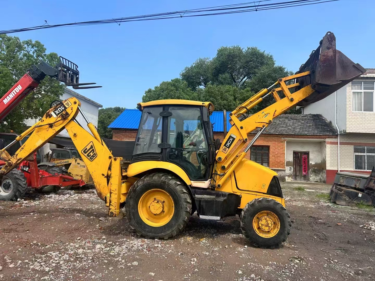 Good Condition Used Backhoe JCB 3CX - حفار متعدد الاستخدام: صور 1 Good Condition Used Backhoe JCB 3CX - حفار متعدد الاستخدام: صور 1