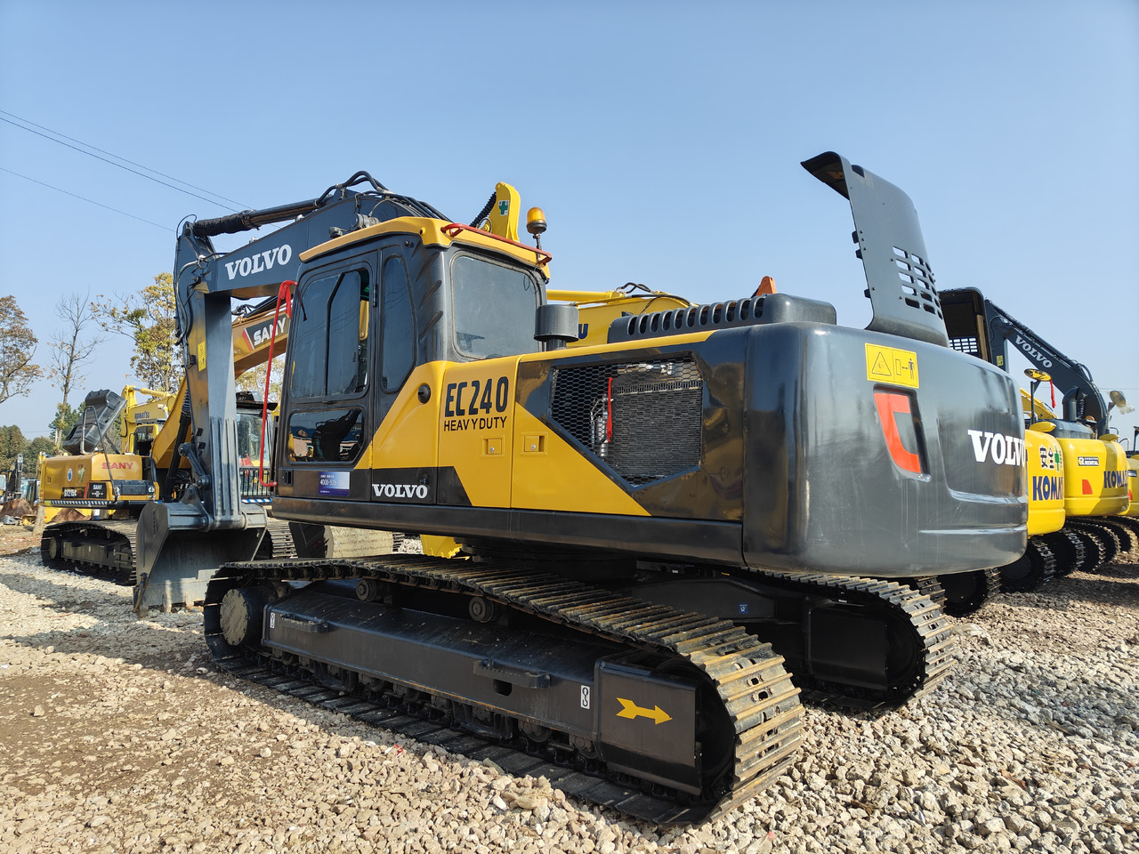 Good Condition Used Excavator volvo EC240 Second-hand - حفارة: صور 1 Good Condition Used Excavator volvo EC240 Second-hand - حفارة: صور 1