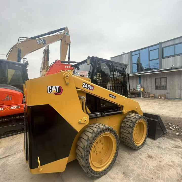 High Quality Used Cat 246D3 Excavator with Low Working Hoursand Best Price Used Cat 246D3 Machine with Cheap Price for Sale - شيول صغير: صور 2 High Quality Used Cat 246D3 Excavator with Low Working Hoursand Best Price Used Cat 246D3 Machine with Cheap Price for Sale - شيول صغير: صور 2