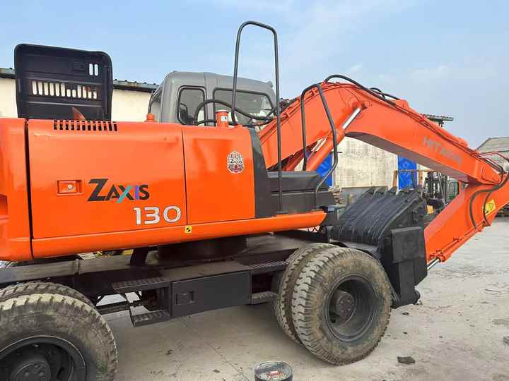 Hot Sale! Used Hitachi ZX130 Wheel Excavator |Excellent Condition| Best Price | Perfect for Construction & Road Projects - حفارة على عجلات: صور 3 Hot Sale! Used Hitachi ZX130 Wheel Excavator |Excellent Condition| Best Price | Perfect for Construction & Road Projects - حفارة على عجلات: صور 3