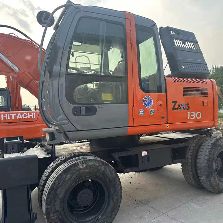 Hot Sale! Used Hitachi ZX130 Wheel Excavator |Excellent Condition| Best Price | Perfect for Construction & Road Projects - حفارة على عجلات: صور 1 Hot Sale! Used Hitachi ZX130 Wheel Excavator |Excellent Condition| Best Price | Perfect for Construction & Road Projects - حفارة على عجلات: صور 1