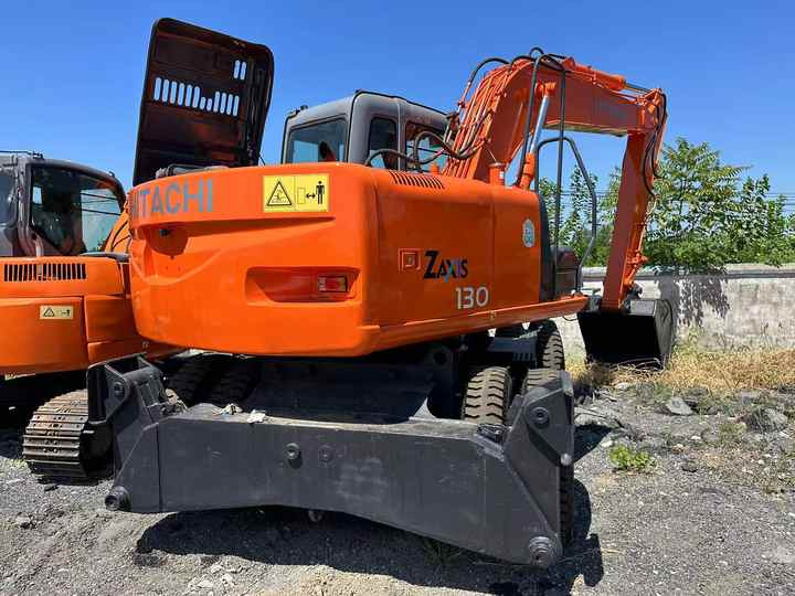 Hot Sale! Used Hitachi ZX130 Wheel Excavator |Excellent Condition| Best Price | Perfect for Construction & Road Projects - حفارة على عجلات: صور 4 Hot Sale! Used Hitachi ZX130 Wheel Excavator |Excellent Condition| Best Price | Perfect for Construction & Road Projects - حفارة على عجلات: صور 4