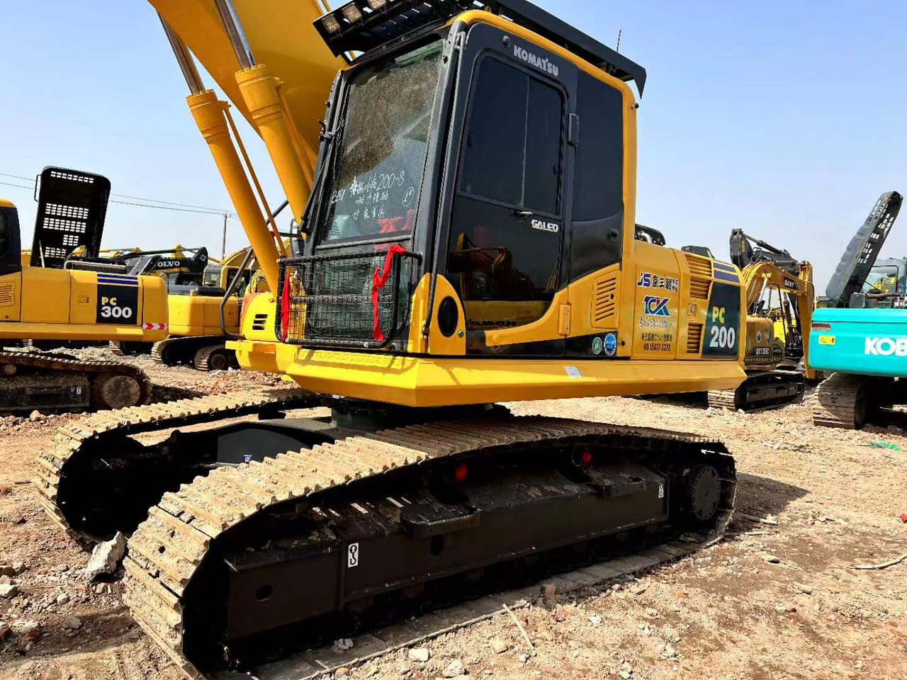 KOMATSU Used Excavator Hotsale PC200-8 Good Condition Japan - حفارات زحافة: صور 2 KOMATSU Used Excavator Hotsale PC200-8 Good Condition Japan - حفارات زحافة: صور 2
