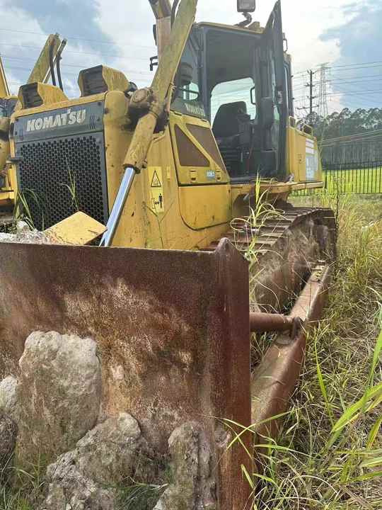 Komatsu D65 Used Bulldozer , Original Condition Painting komatsu Bulldozer , Komatsu D50p D65p D85p - بلدوزر: صور 3 Komatsu D65 Used Bulldozer , Original Condition Painting komatsu Bulldozer , Komatsu D50p D65p D85p - بلدوزر: صور 3