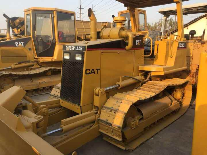 Mini CAT Bulldozer D3c D3 D3k D3m D4h D4m D4k D5h D5g D5k D5m Used Bulldozer with Ripper for Sale - بلدوزر: صور 4 Mini CAT Bulldozer D3c D3 D3k D3m D4h D4m D4k D5h D5g D5k D5m Used Bulldozer with Ripper for Sale - بلدوزر: صور 4