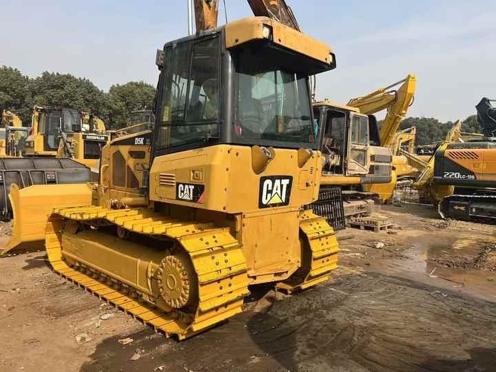 Used Cat Mini Bulldozer D5k Cat Dozers - بلدوزر: صور 4 Used Cat Mini Bulldozer D5k Cat Dozers - بلدوزر: صور 4