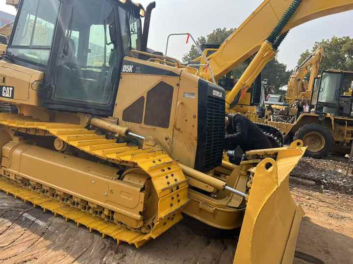 Used Cat Mini Bulldozer D5k Cat Dozers - بلدوزر: صور 2 Used Cat Mini Bulldozer D5k Cat Dozers - بلدوزر: صور 2