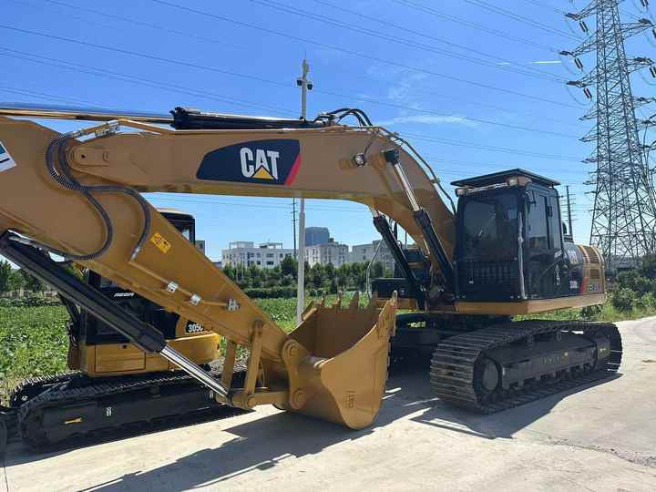 Used Caterpillar 330D2L Crawler Excavator Foe Sale - حفارة: صور 2 Used Caterpillar 330D2L Crawler Excavator Foe Sale - حفارة: صور 2