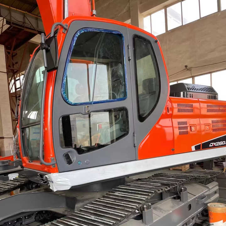 Used Digger DOOSAN DX260 Construction Machinery Construction Digger Used DOOSAN DX260 Cheap Excavator - حفارات زحافة: صور 1 Used Digger DOOSAN DX260 Construction Machinery Construction Digger Used DOOSAN DX260 Cheap Excavator - حفارات زحافة: صور 1