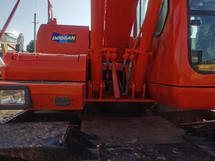 Used Digger Doosan Dh150w-7 Construction Machinery Construction Digger Used Doosan Dh150w-7 Cheap Excavator - حفارات زحافة: صور 4 Used Digger Doosan Dh150w-7 Construction Machinery Construction Digger Used Doosan Dh150w-7 Cheap Excavator - حفارات زحافة: صور 4