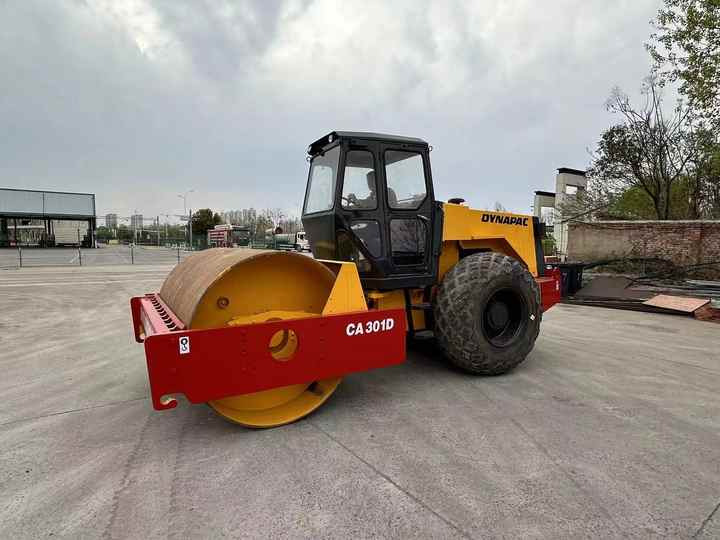 Used Dynapac CA301 Vibratory Roller with Less Working Time and Superior Performance Used Dynapac 251d/301D Roller for Sale - مدحلة الأسفلت: صور 3 Used Dynapac CA301 Vibratory Roller with Less Working Time and Superior Performance Used Dynapac 251d/301D Roller for Sale - مدحلة الأسفلت: صور 3