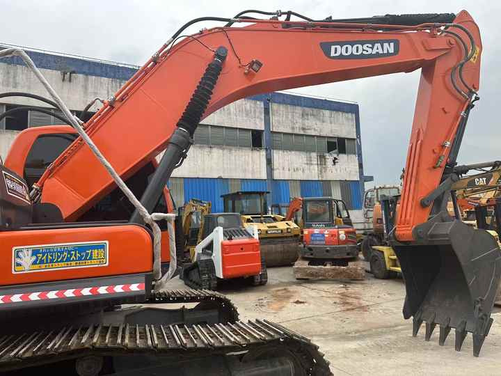 Used Excavator Doosan DX225LC-9 Excavators Mini Equipment Earth Moving Machinery Doosan Digger Excavator for Sale - حفارات زحافة: صور 3 Used Excavator Doosan DX225LC-9 Excavators Mini Equipment Earth Moving Machinery Doosan Digger Excavator for Sale - حفارات زحافة: صور 3